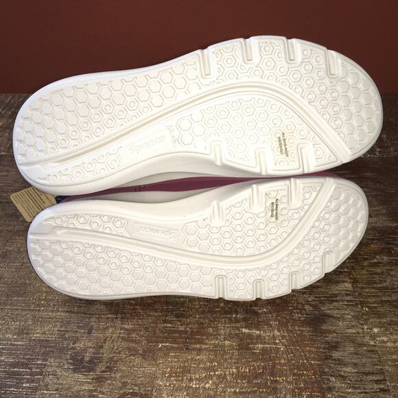 NWT Spenco Womens 7 Paddock Chelsea Ankle Boot Burgundy Red Bootie Comfort - Picture 8 of 10